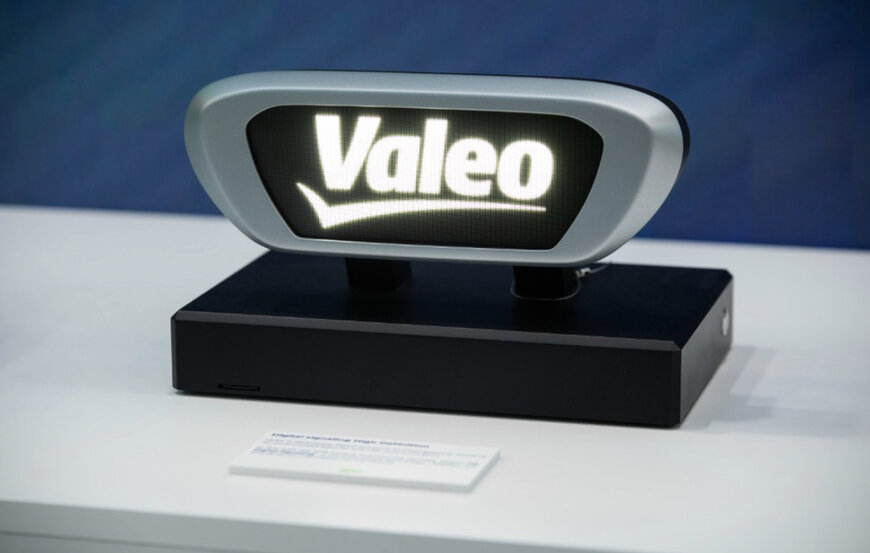 Valeo and Ennostar Unveil Mini LED Exterior Display for Safer Vehicles