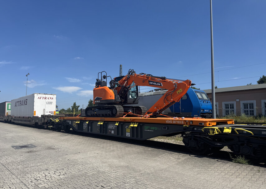 Develon Excavator Supports Greener Rail Transport Across Europe