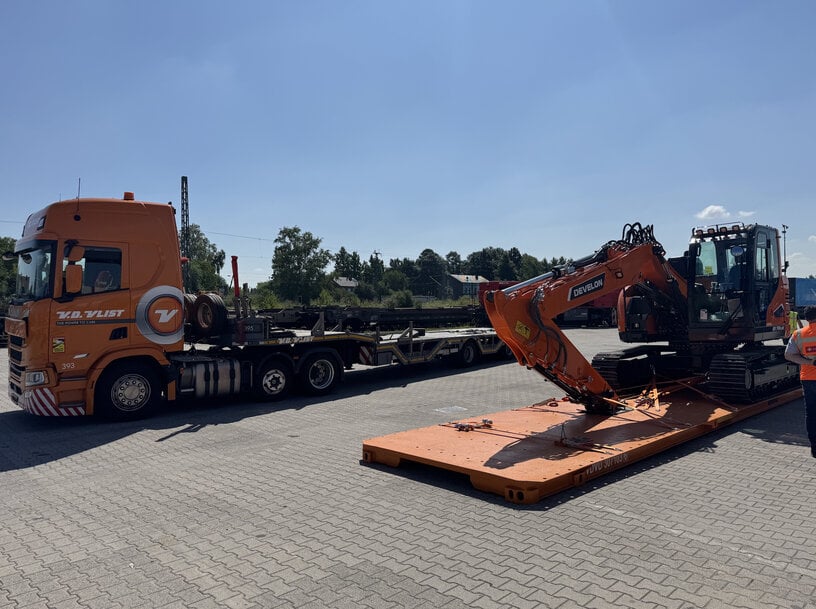 Develon Excavator Supports Greener Rail Transport Across Europe