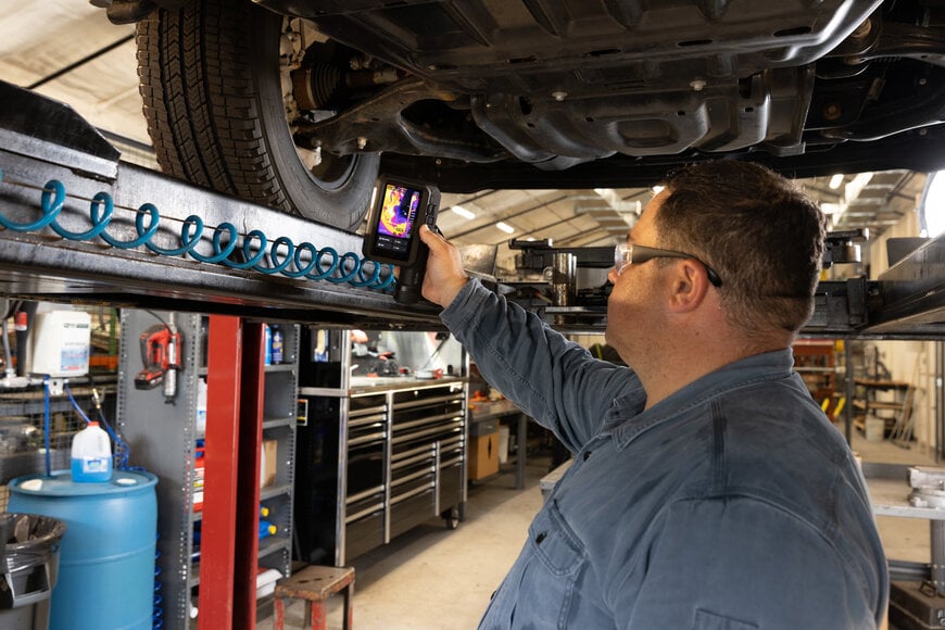 Flir iXX-Series Combines Thermal Camera with App-Enabled Functionality to Transform Asset Condition Monitoring Tasks