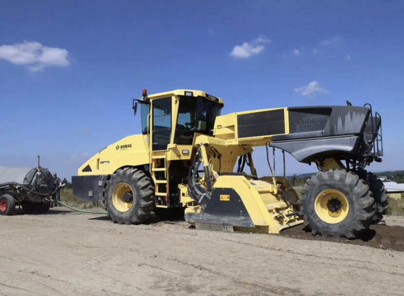 BOMAG pr&eacute;sente en direct la stabilisation des sols avec la technologie d'additifs Claycrete