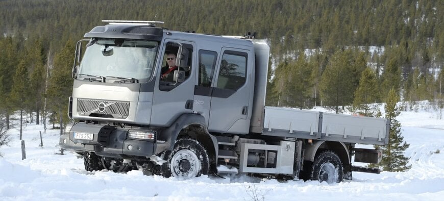 Volvo Trucks lanserar uppgraderad FL 4x4 för extrema terränguppdrag