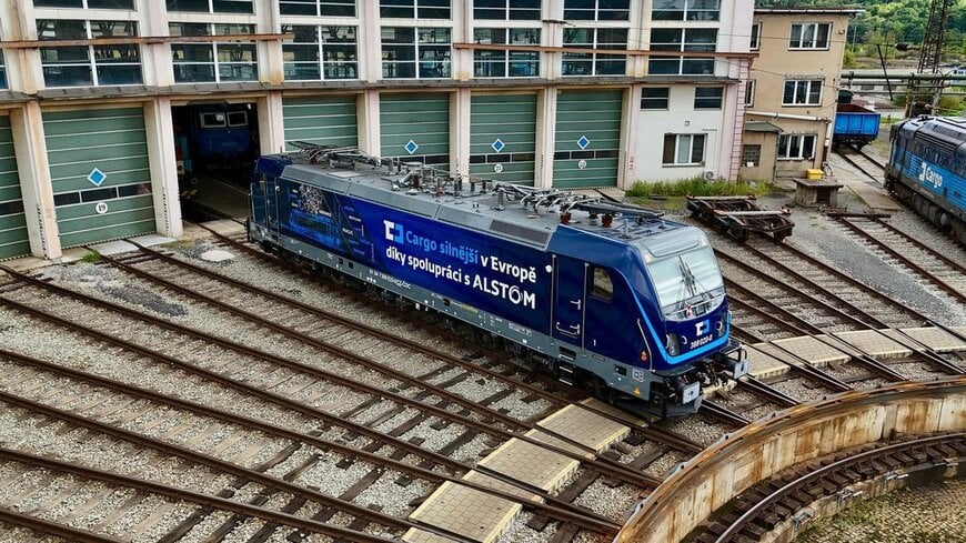ČD Cargo unveils landmark Traxx Universal locomotive
