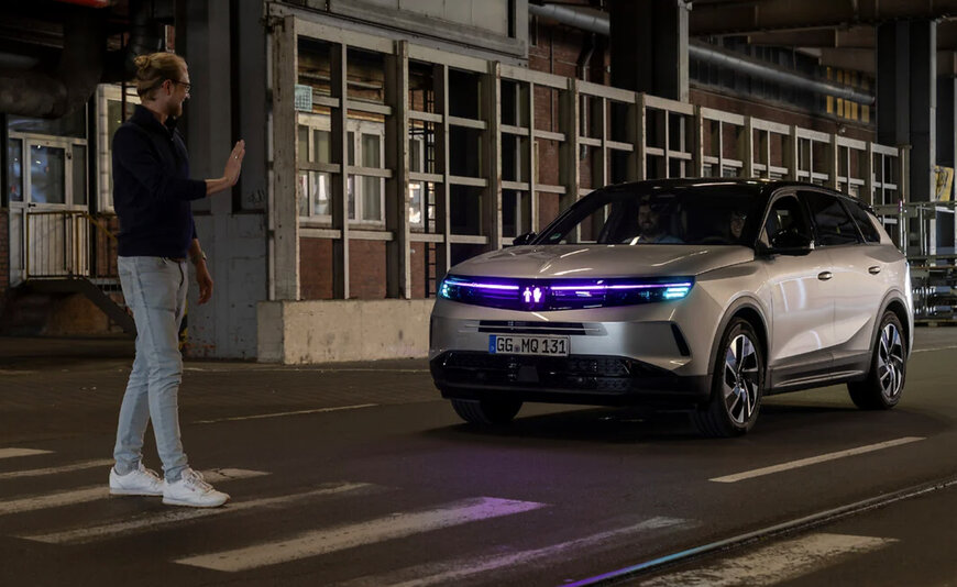 Opel presenta la comunicazione luminosa basata sull'intelligenza artificiale nei veicoli autonomi