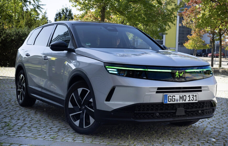 Opel presenta la comunicazione luminosa basata sull'intelligenza artificiale nei veicoli autonomi