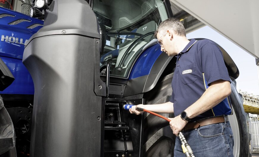 New Holland introduces the T7.270&nbsp;Methane Power tractor