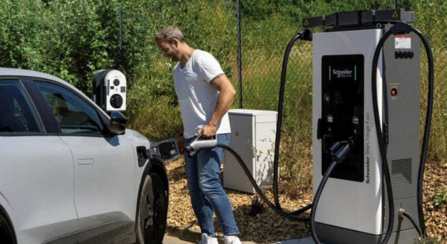 Schneider Electric lancia StarCharge Fast, nuova ricarica elettrica veloce