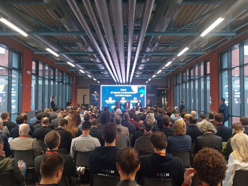 Comau at Codemotion and CTO Connect in Milan: Artificial Intelligence, new TPX control, and e.DO for technological transformation 