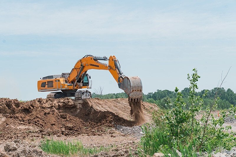 L. Walter & Sons Excavating boosts quarry productivity with the Liebherr R 992