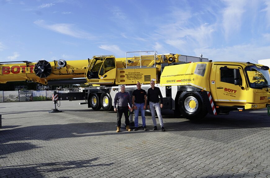 Bott Group Expands Fleet with 30th Grove Crane from Manitowoc