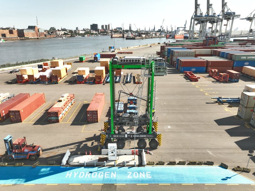 Konecranes unveils Hydrogen Fuel Cell Straddle Carrier