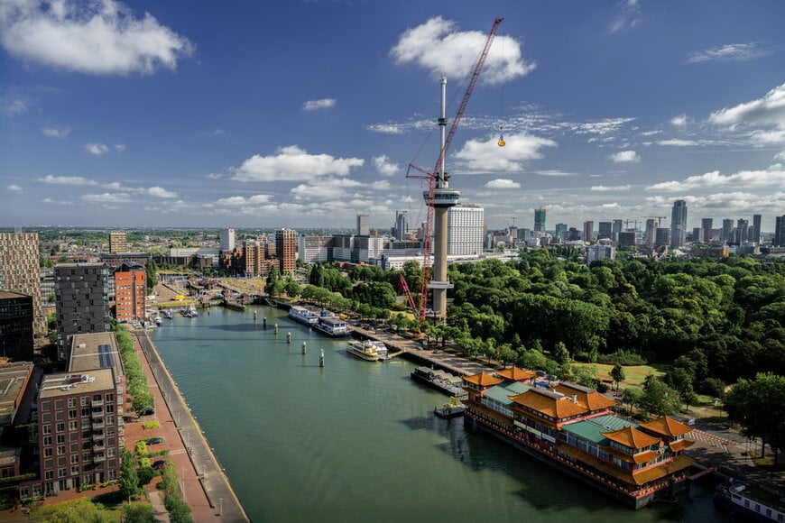 Mammoet takes on a job at dizzying heights with Tadano