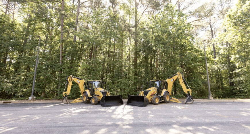 Caterpillar présente les chargeuses-pelleteuses Cat 440 et 450 de nouvelle génération