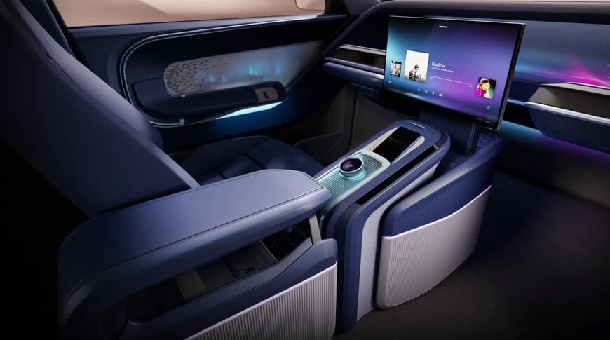 FORVIA unveils the On-demand center console