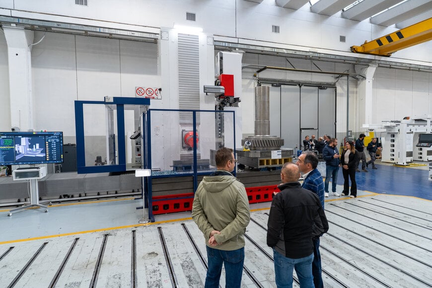 Frezarka ECOMILL PLUS HPC3 firmy EMCO Mecof oferuje obróbkę mechaniczną bez kompromisów