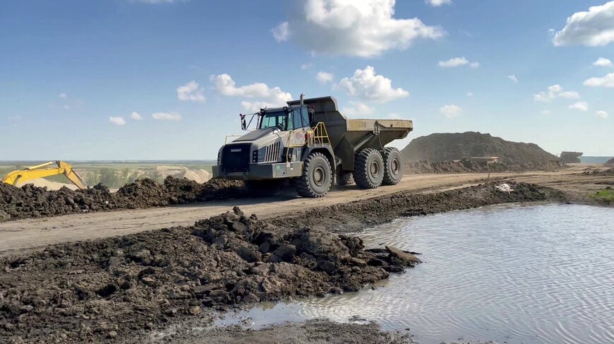 Rokbak RA40 Haulers Deliver Reliable Performance in Alberta Operations