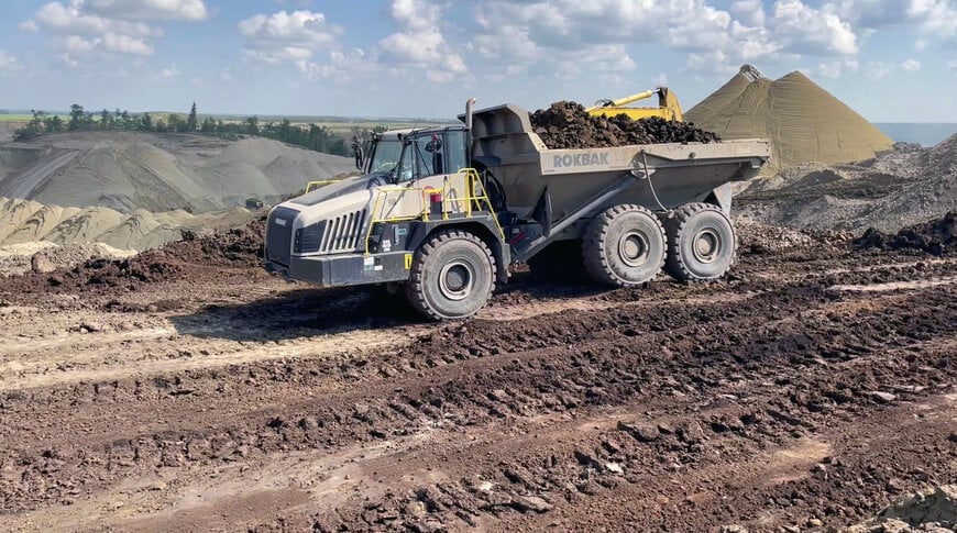 Rokbak RA40 Haulers Deliver Reliable Performance in Alberta Operations