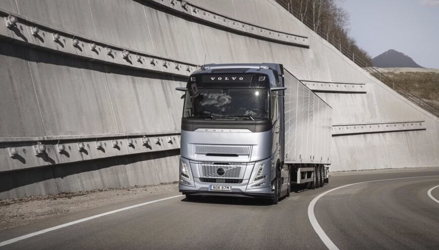 Volvo Trucks lancia la prima tecnologia al mondo di start/stop del motore per risparmiare carburante e ridurre le emissioni di CO2