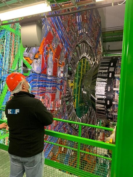 CERNでは、なぜKNFのダイアフラムポンプを採用しているでしょうか―それは、粒子衝突実験のためにコンタミネーションの無い混合ガスを保証できるから