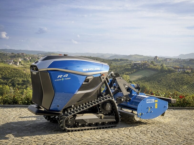 New Holland Presents Autonomous R4 Robot Series