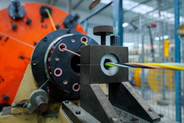 Sumcab presenta en SPS 2025 sus cables a medida para automatización avanzada