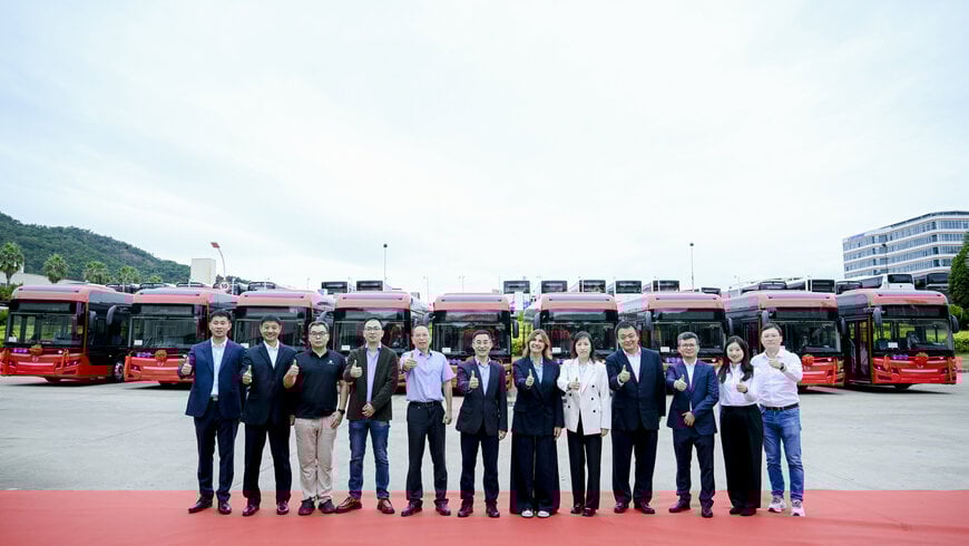 FPT FORTALECE SU LIDERAZGO EN EL SECTOR DEL GAS NATURAL CON LA ENTREGA DEL PRIMER BUS GOLDEN DRAGON AL TRANSPORTE PÚBLICO SERBIO