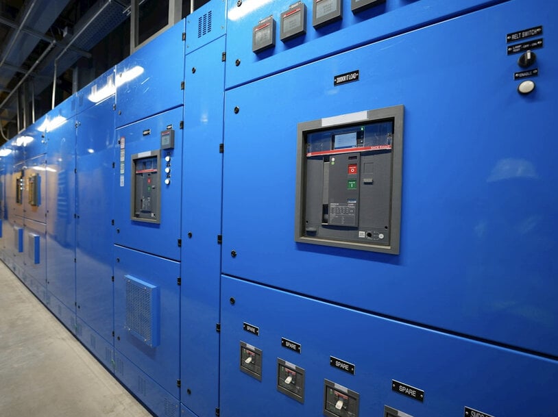 ABB impulsa el primer centro de datos hiperescalar listo para IA con infraestructura sostenible