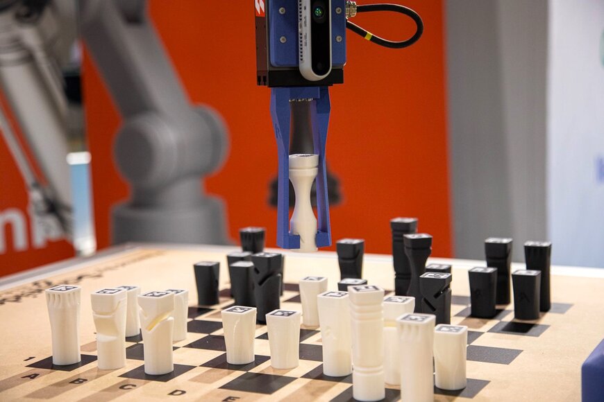 Ampero e Schneider Electric innovano la robotica flessibile con AI
