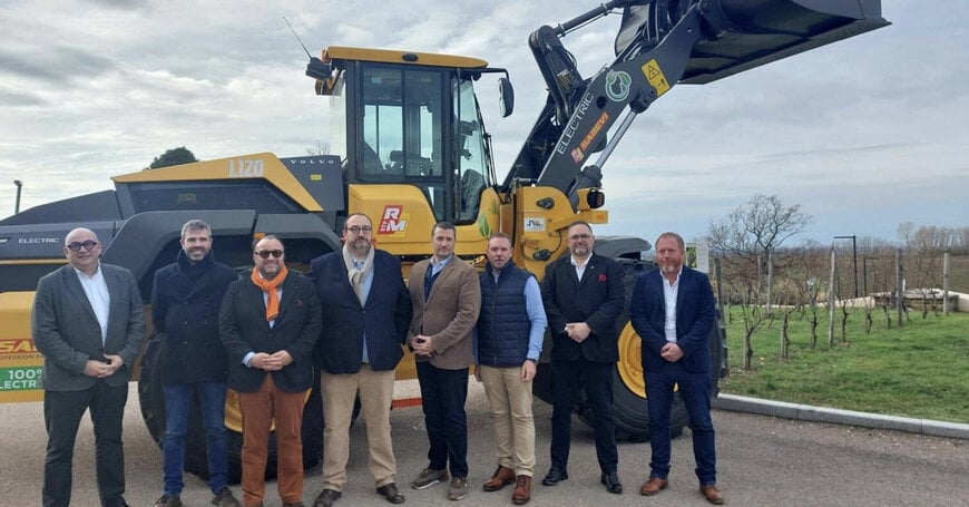 An electric wheel loader reduces site emissions