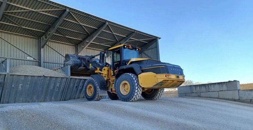 An electric wheel loader reduces site emissions