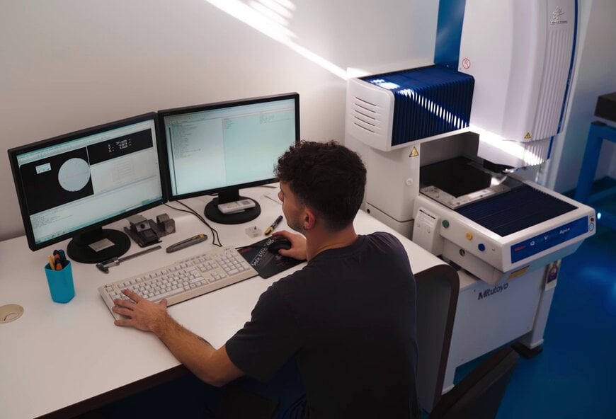 Precision and automation in micro waterjet cutting