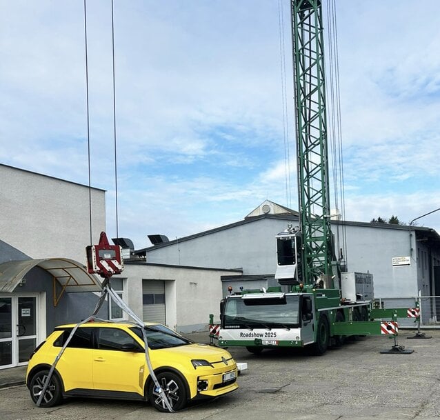 Liebherr Demonstrates MK Mobile Construction Cranes Worldwide