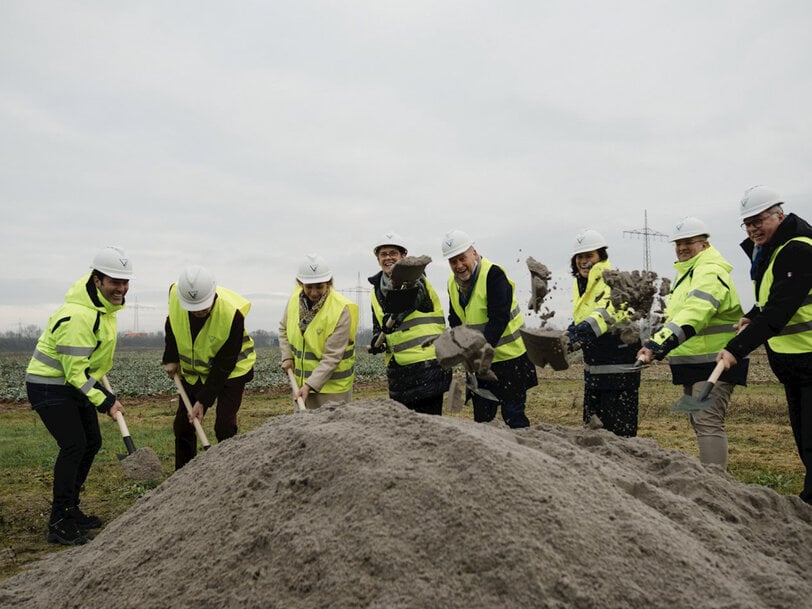 Electrical infrastructure for renewable lithium production 