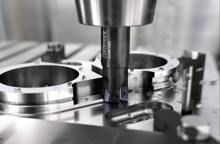 Sandvik Coromant roz&scaron;iřuje rohov&eacute; fr&eacute;zov&aacute;n&iacute; materi&aacute;lů ISO P