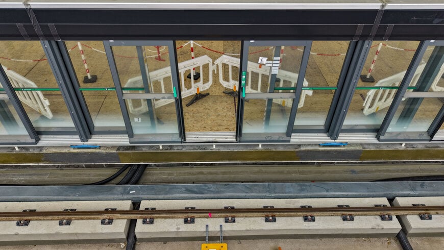 Portes palières automatisées sur les quais de la ligne 18 : des premiers essais réussis !