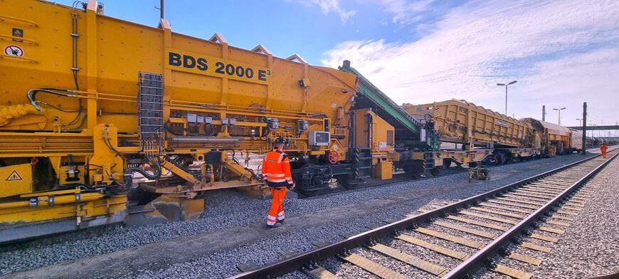 Cooperation between Plasser & Theurer and PJM:the technology leader is equipping its track maintenance machines with additional digital functions from PJM