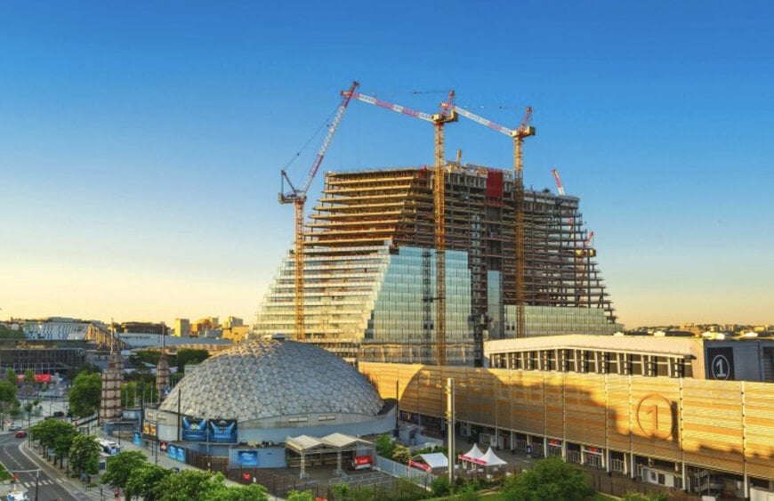 Luffing jib cranes enable high-rise construction in central Paris