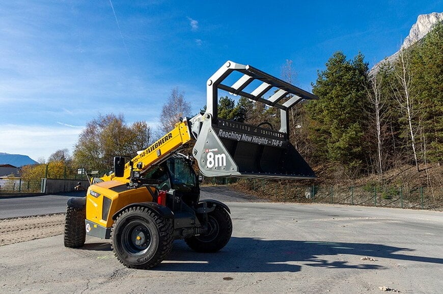 Extended-Reach Telescopic Handler Enhances Industrial Material Handling
