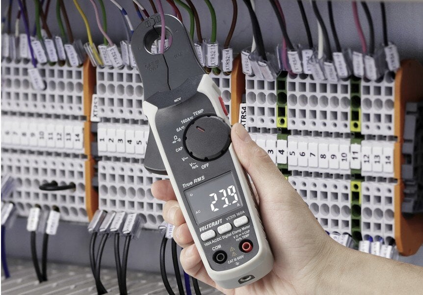 Des pinces amp&egrave;rem&eacute;triques DC haute pr&eacute;cision am&eacute;liorent la mesure de courant