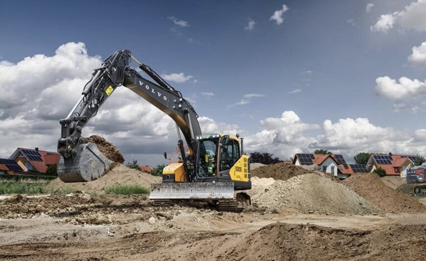 Escavatore compatto a raggio ridotto per cantieri ad alta densit&agrave;