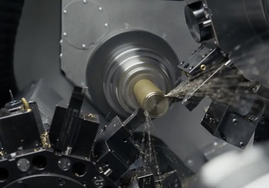 Centre de tournage universel pour usinage complet sur 6 faces