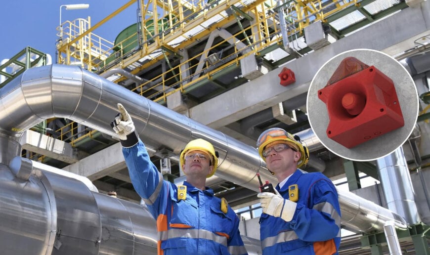 Die-cast aluminum signaling devices for industrial and outdoor environments