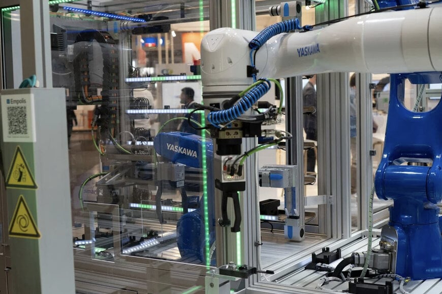 Advanced Robot Control with NHC12 in the Smart Factory