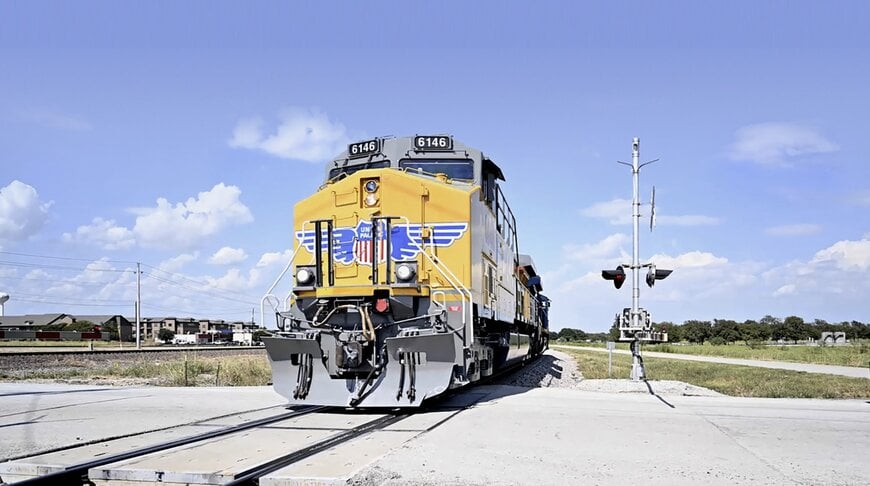 Union Pacific invests in large-scale locomotive modernization