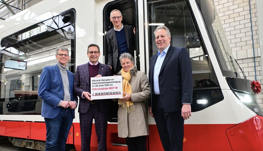 Startsignal f&uuml;r die TINA-Stra&szlig;enbahnen in Halle