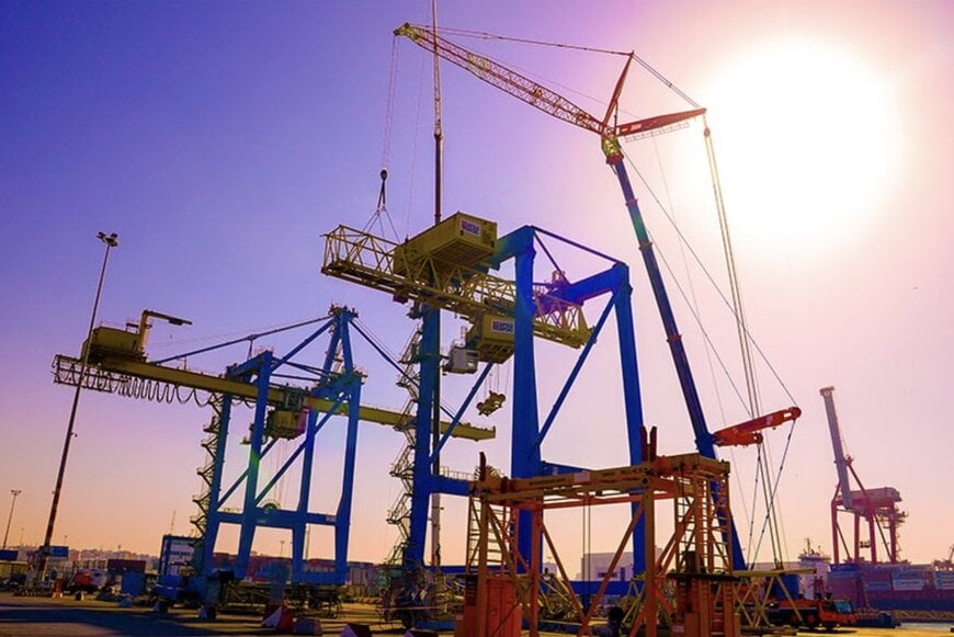 D&eacute;mant&egrave;lement de portiques STS au port de Casablanca