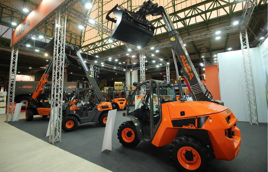 AUSA Showcases Compact Agricultural Handling Equipment