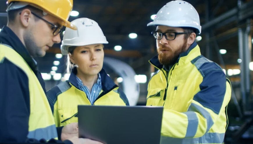 Sicurezza industriale e servizi digitali per macchine connesse