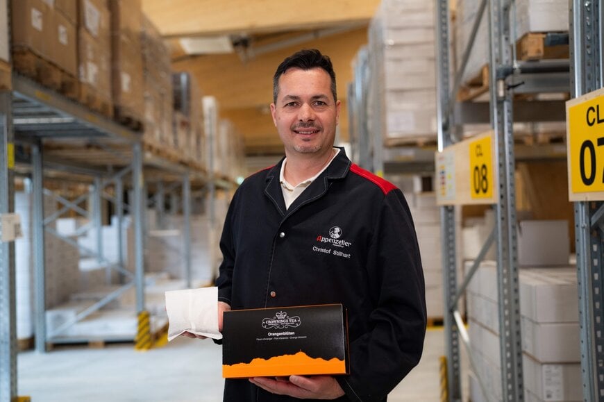 Internationale Teekultur für die Schweiz – präzise abgefüllt mit einer Mehrkopf-waage