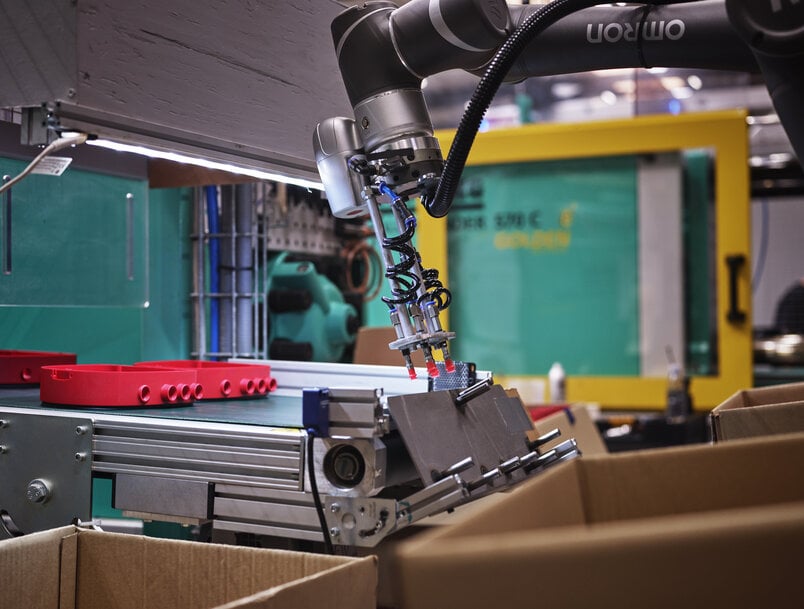 Unika mejora la calidad de producci&oacute;n con cobots de OMRON